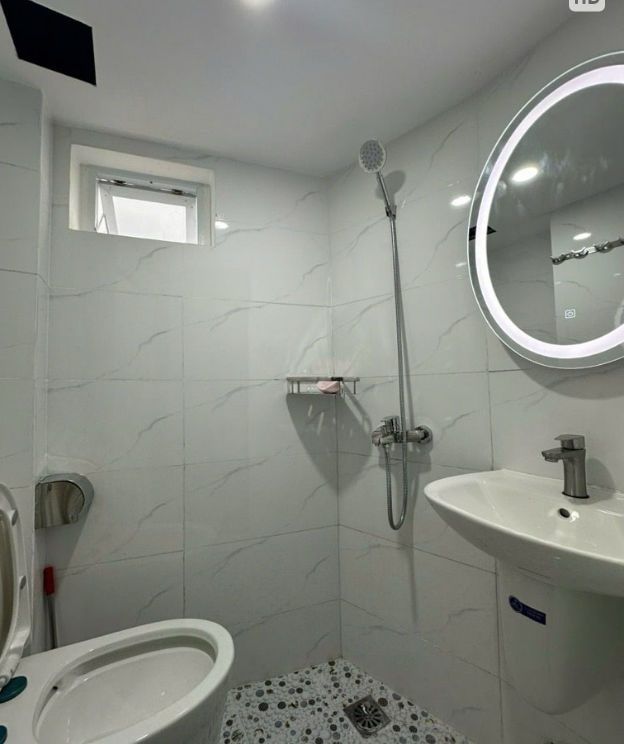 Giảm 200 triệu - còn 3 tỷ , Nhà mới tại Cách Mạng Tháng 8 - Quận 10 , sát mặt tiền , Hẻm thông - Tặng full nội thất